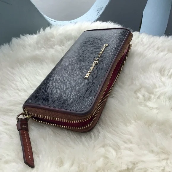 Dooney & Bourke All Weather Leather Long Zip Around Multi-compartment Clutch Bag - Picture 3 of 10